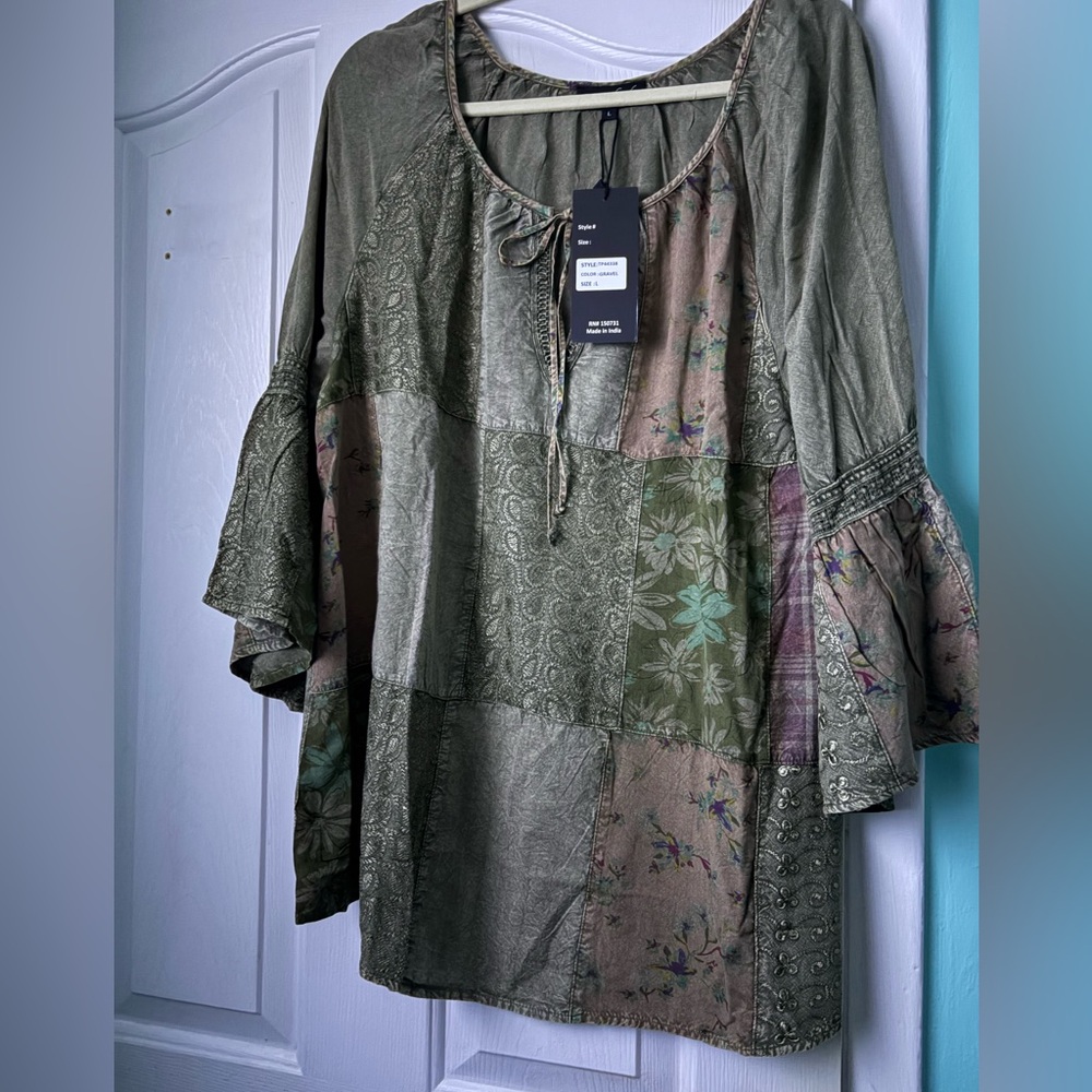 NWT Young Threads tunic top size large
